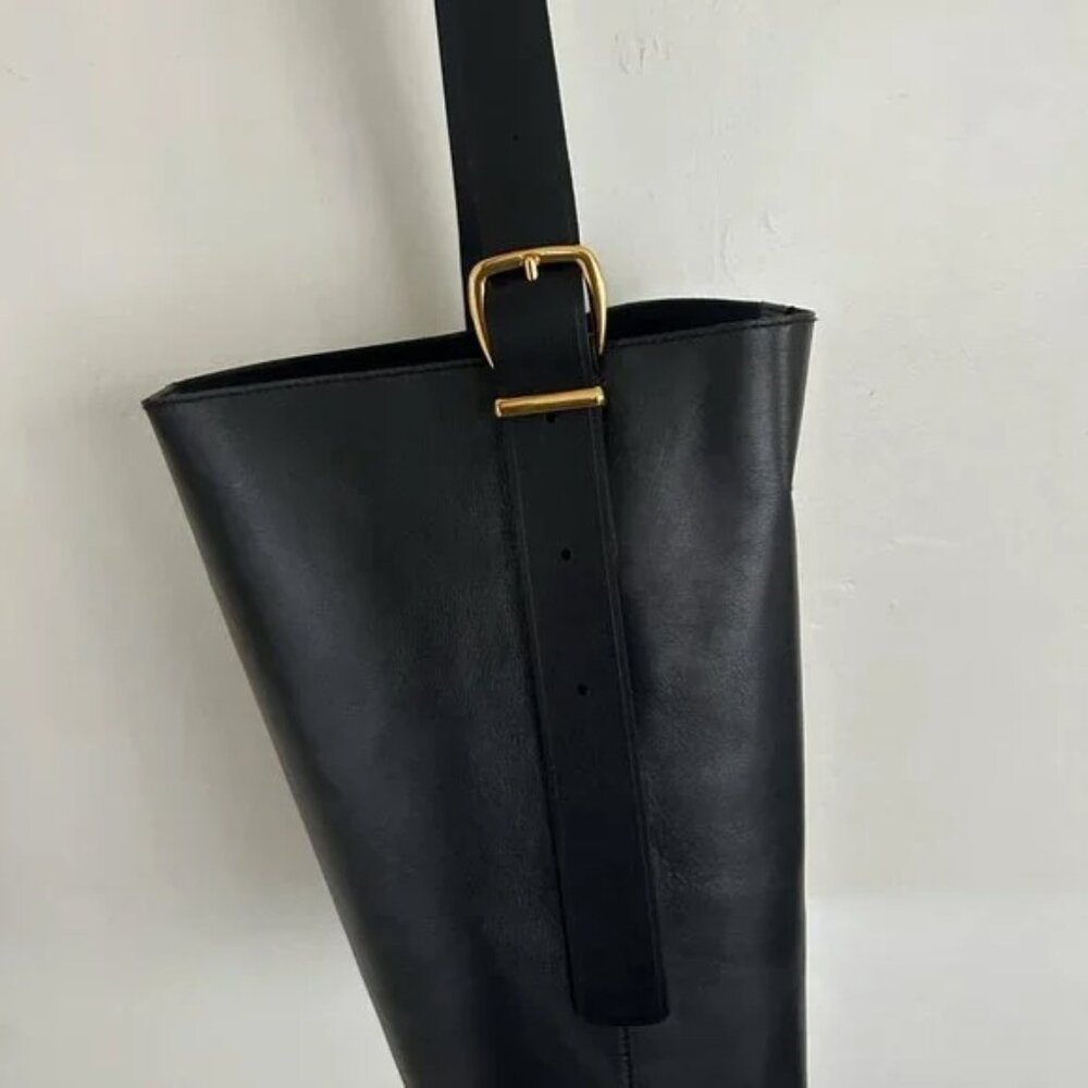 Madewell The Essential Bucket Tote, Black - Picture 3 of 6